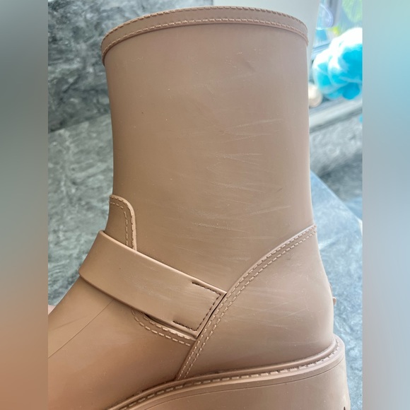 Jimmy Choo Yael Rain Boot in Camel size 38 - Picture 5 of 7